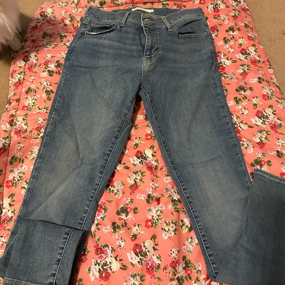 710 SUPER SKINNY LEVI JEANS W29L30